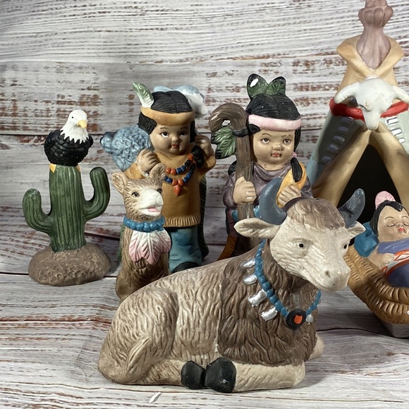 Vintage 13 Piece Native American Nativity Set - Picture 14 of 16